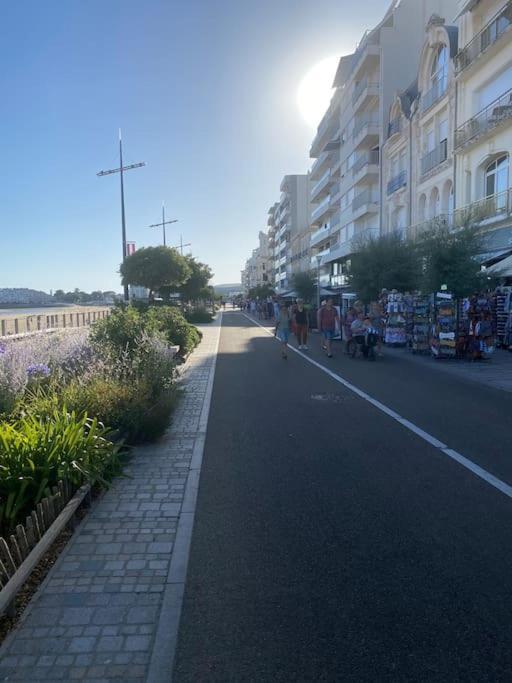 Appartement En Plein Coeur Du Centre Ville Les Sables-dʼOlonne Exterior foto